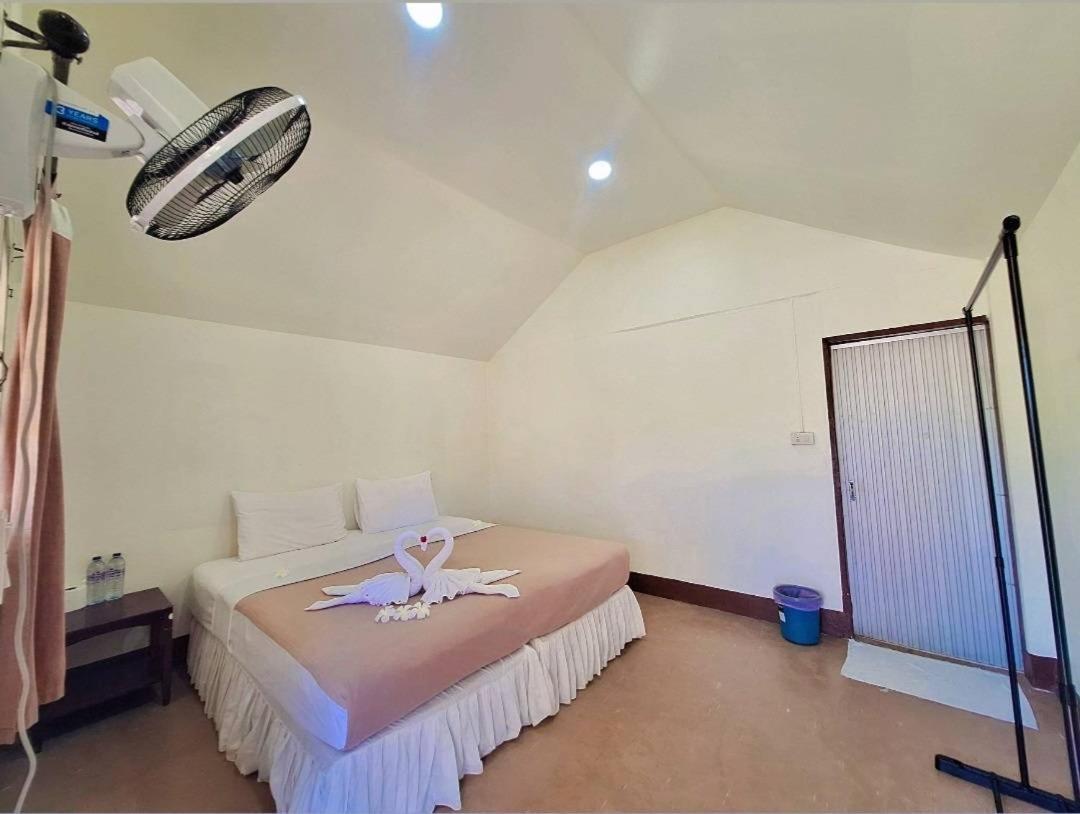 Koh Mook Rubber Tree Bungalows Exterior photo