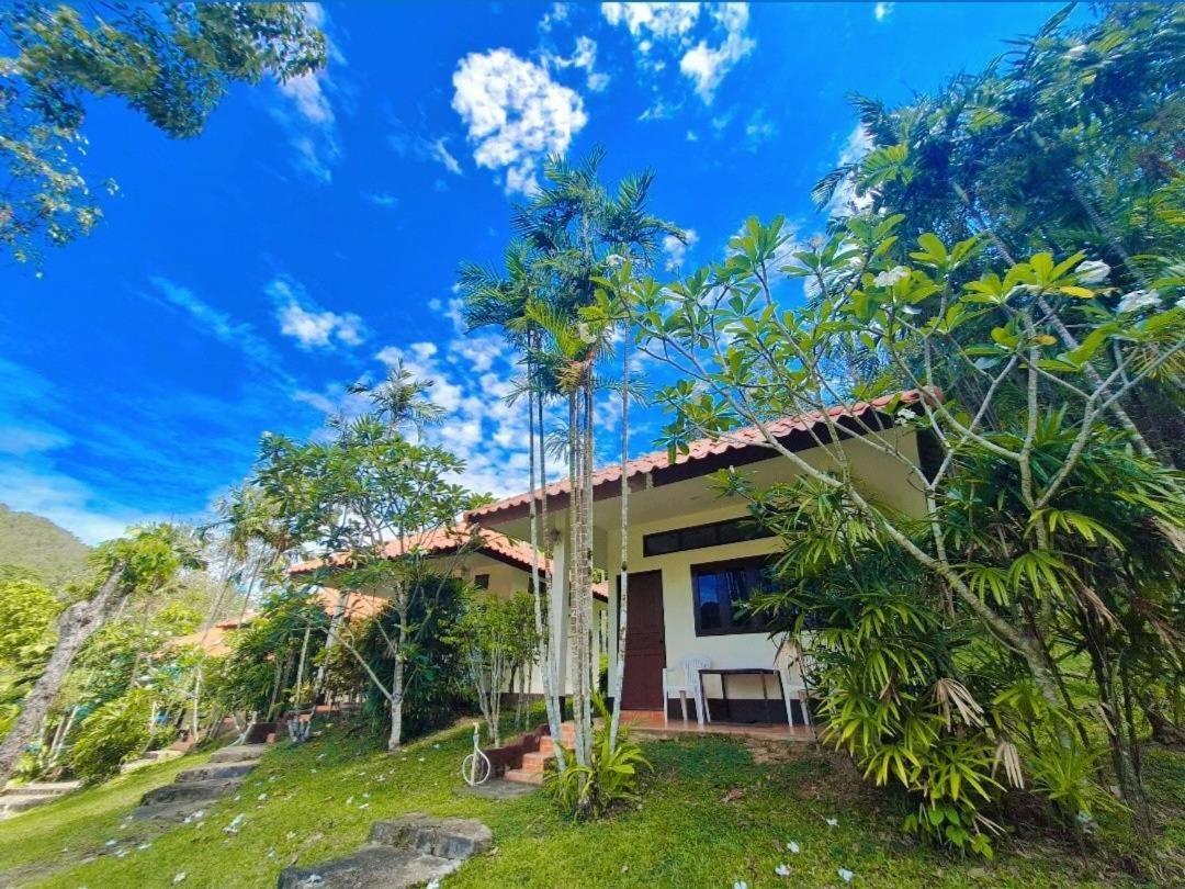 Koh Mook Rubber Tree Bungalows Exterior photo