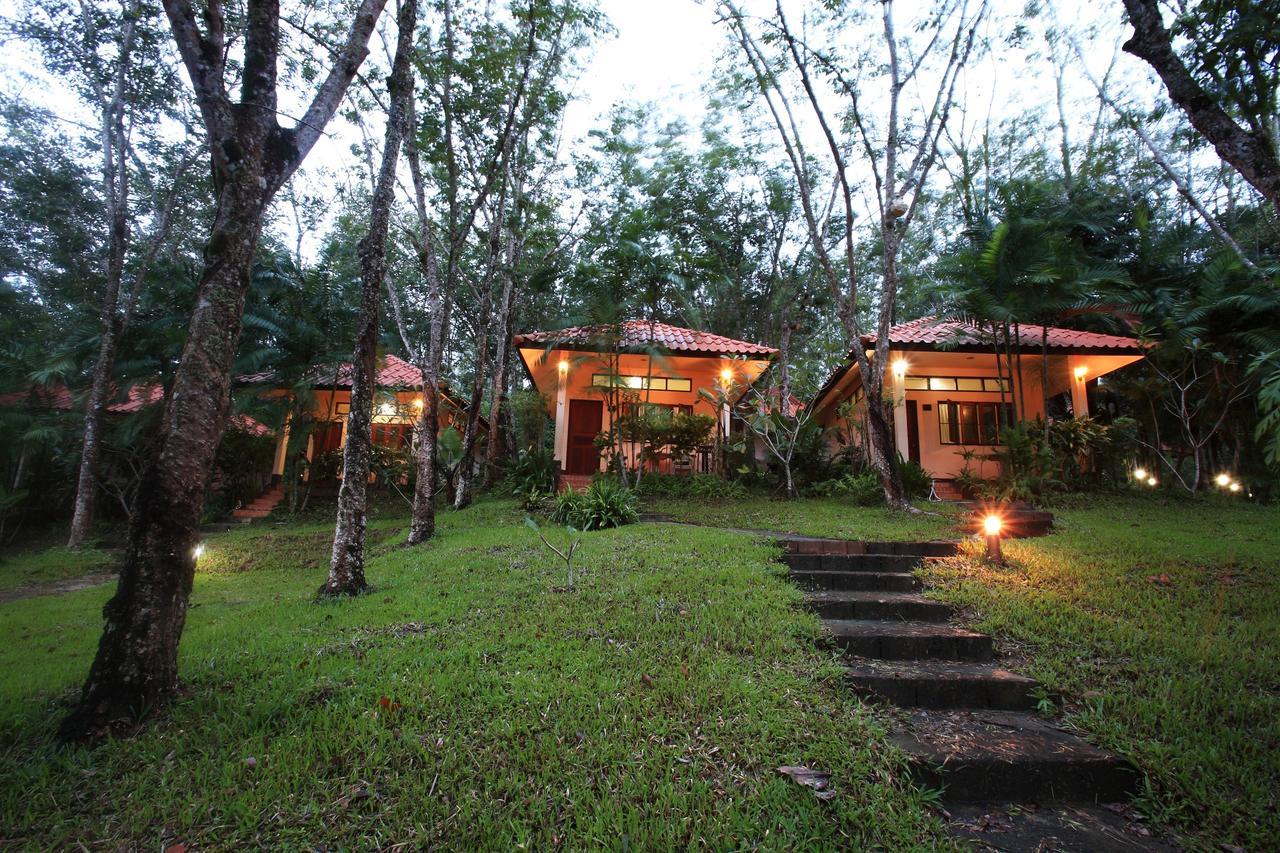 Koh Mook Rubber Tree Bungalows Exterior photo